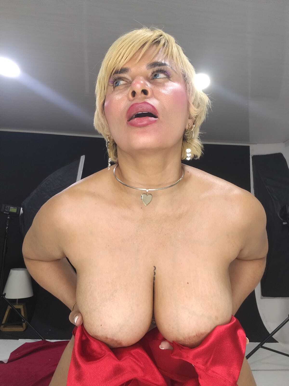 evamonteneegro from Jerkmate