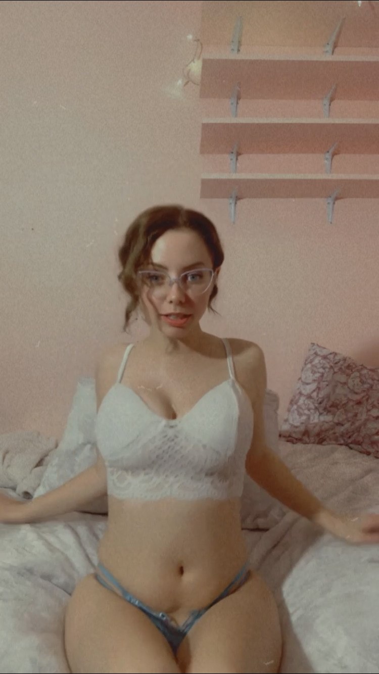 chloeellaaa from Jerkmate