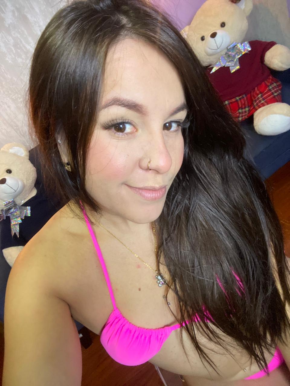 carlota_petite from Jerkmate