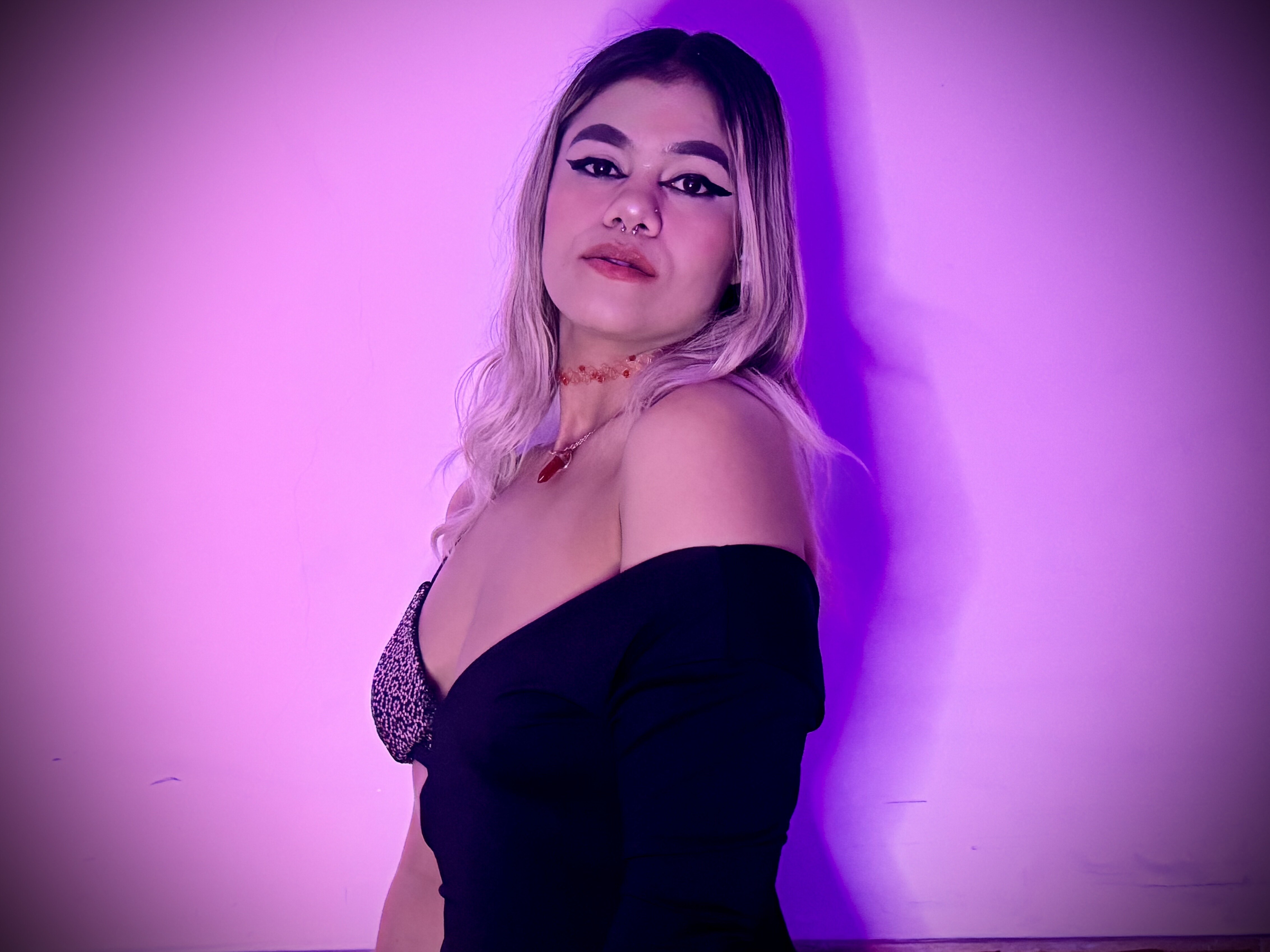 angelinadustin from Jerkmate