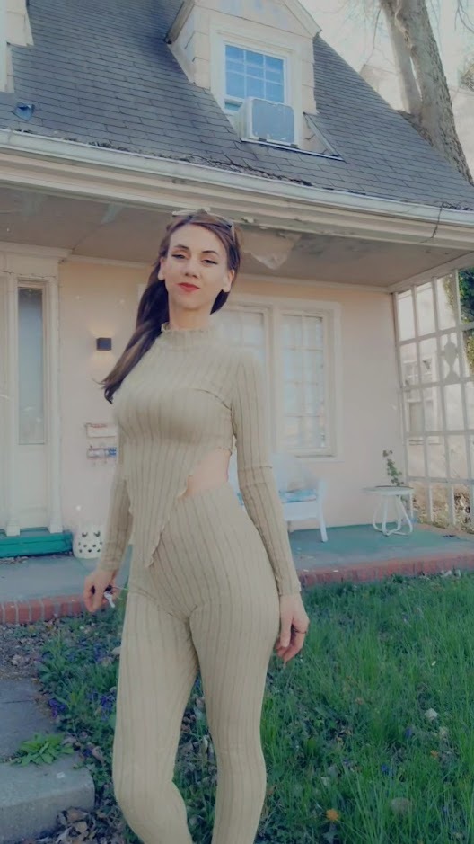jazzylynne from Jerkmate
