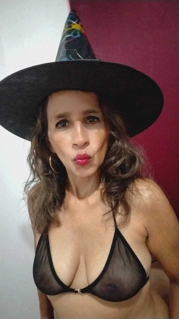 pervertmilf4u49 from Jerkmate