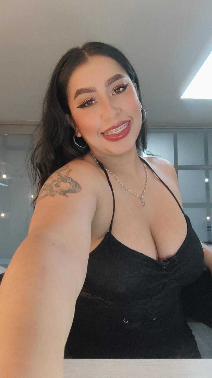 carolinaarias from Jerkmate