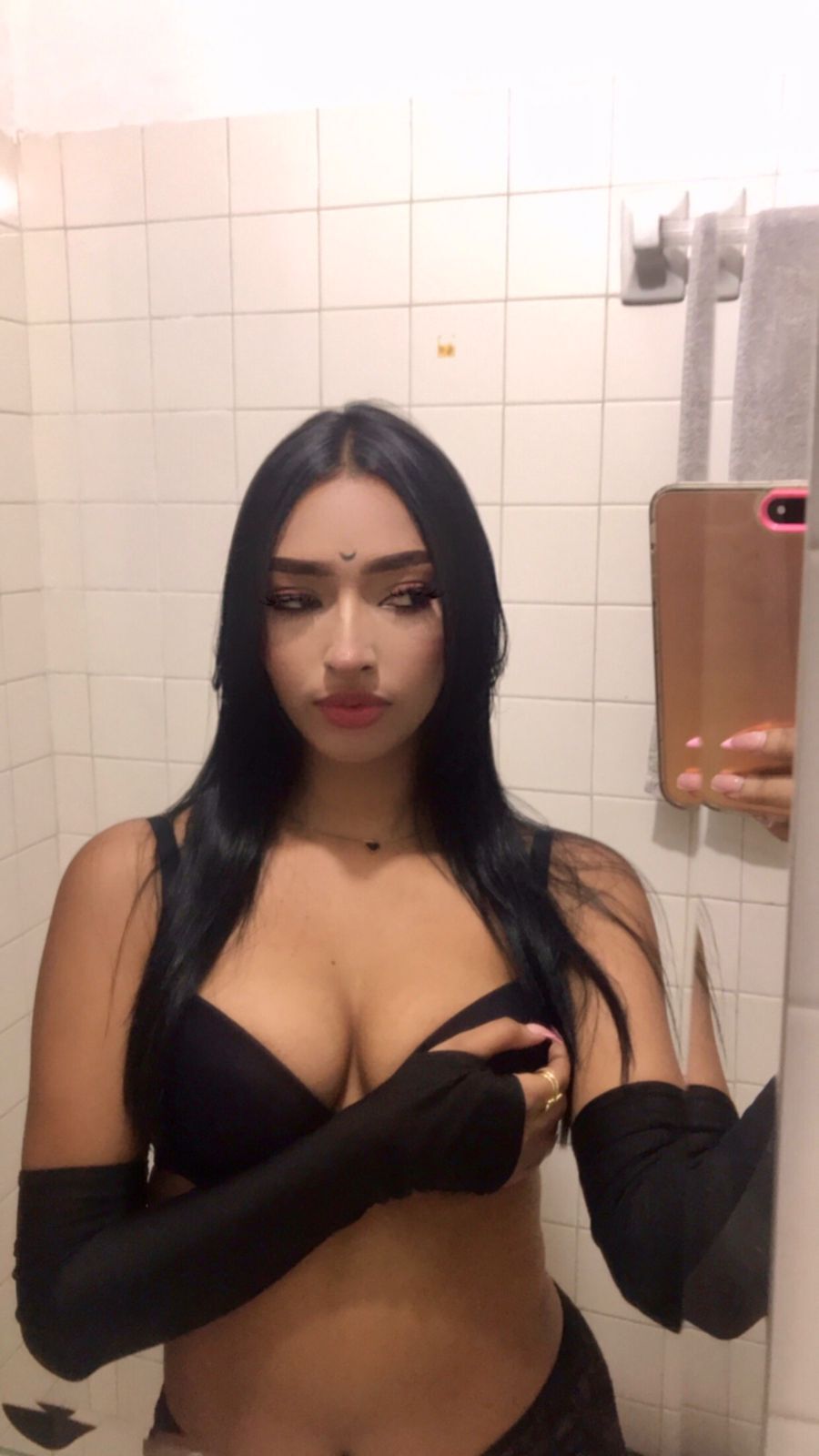 adela_banks from Jerkmate