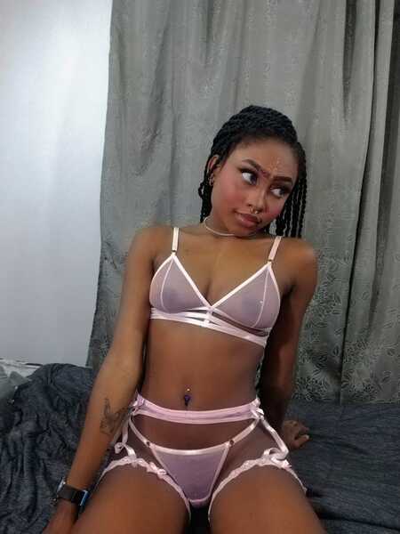 gabyebony from Jerkmate
