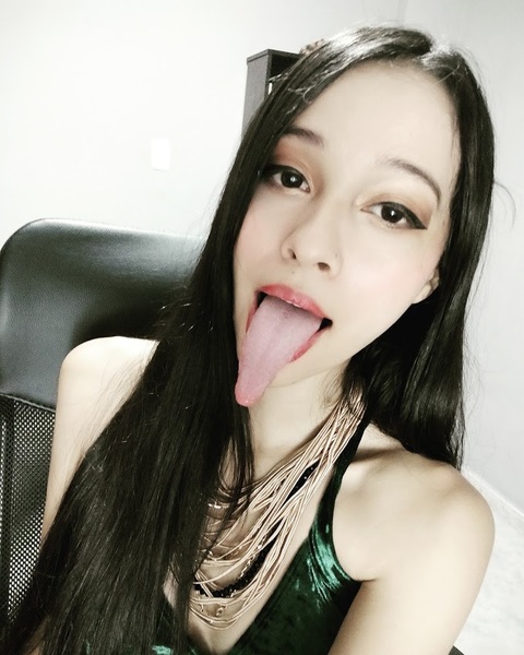 violetamontes from Jerkmate