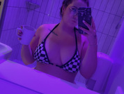 CurvyQueenCleo
