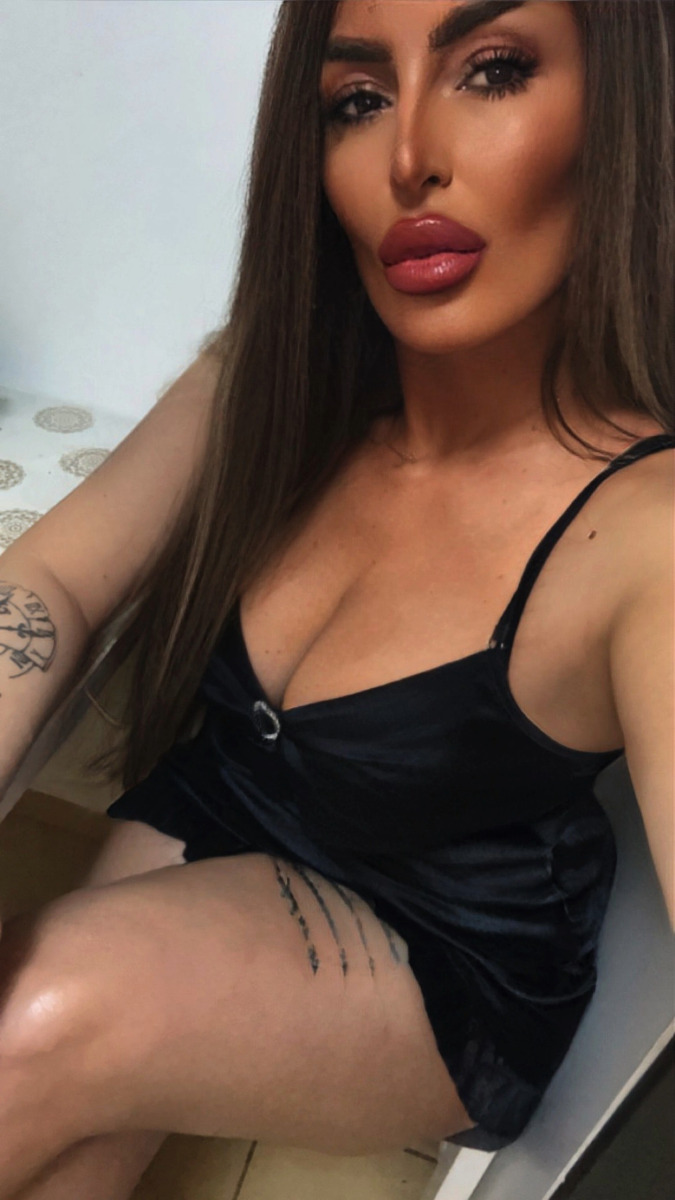 paulineblake from Jerkmate