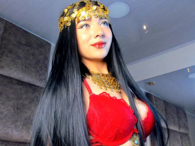 Lilly_Tylor picture 2