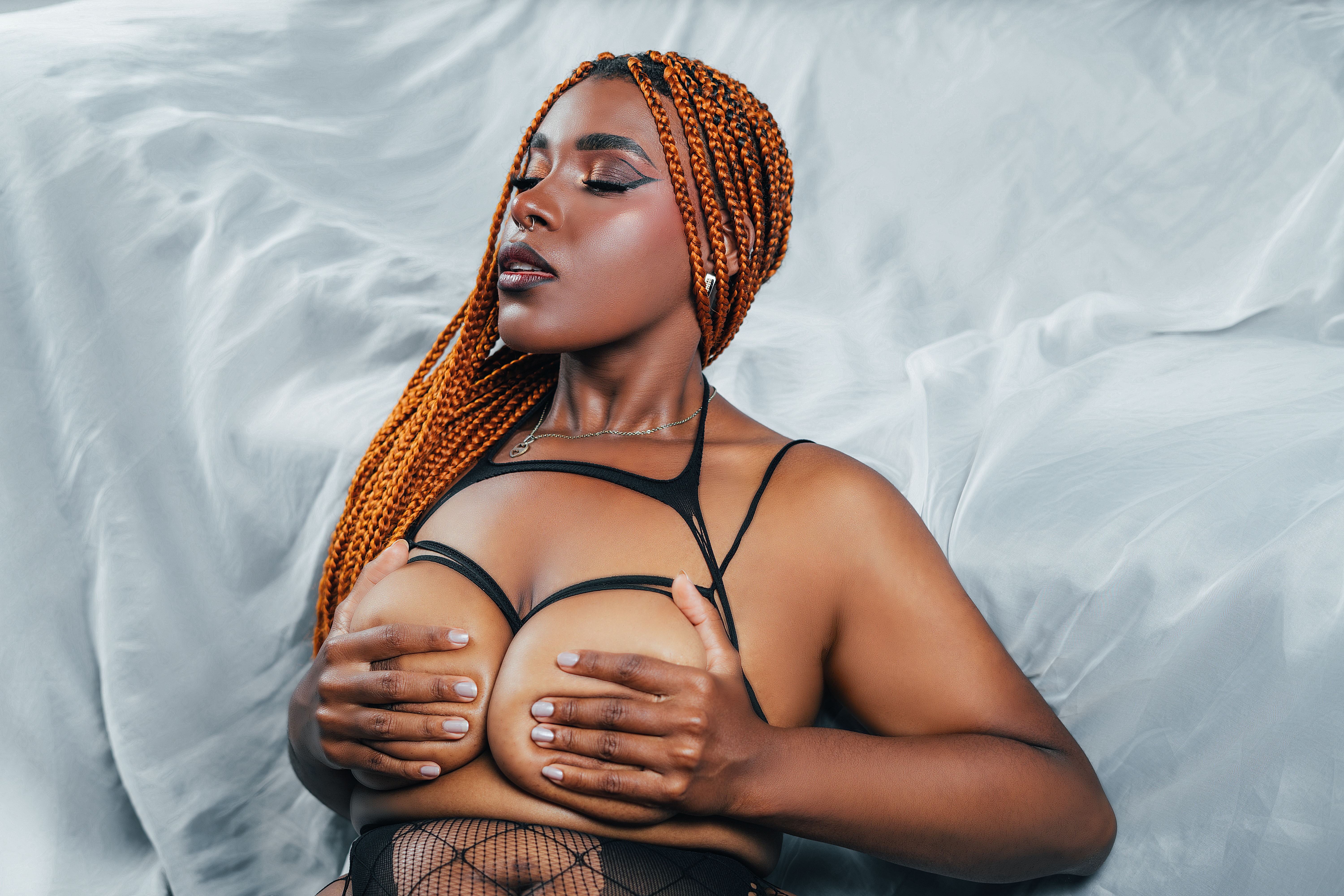 DakotaSexShow111