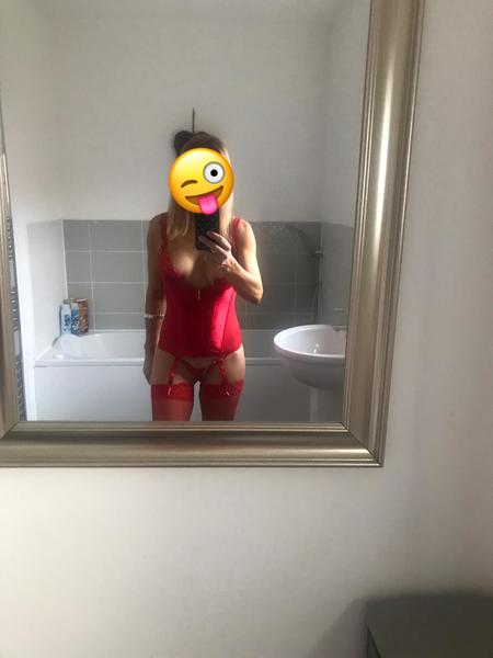 bee_uk from Jerkmate