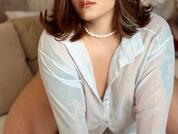 Chat Live with Maddyredhairy  21 year old Amateur Cam Girl from Colombia Photo