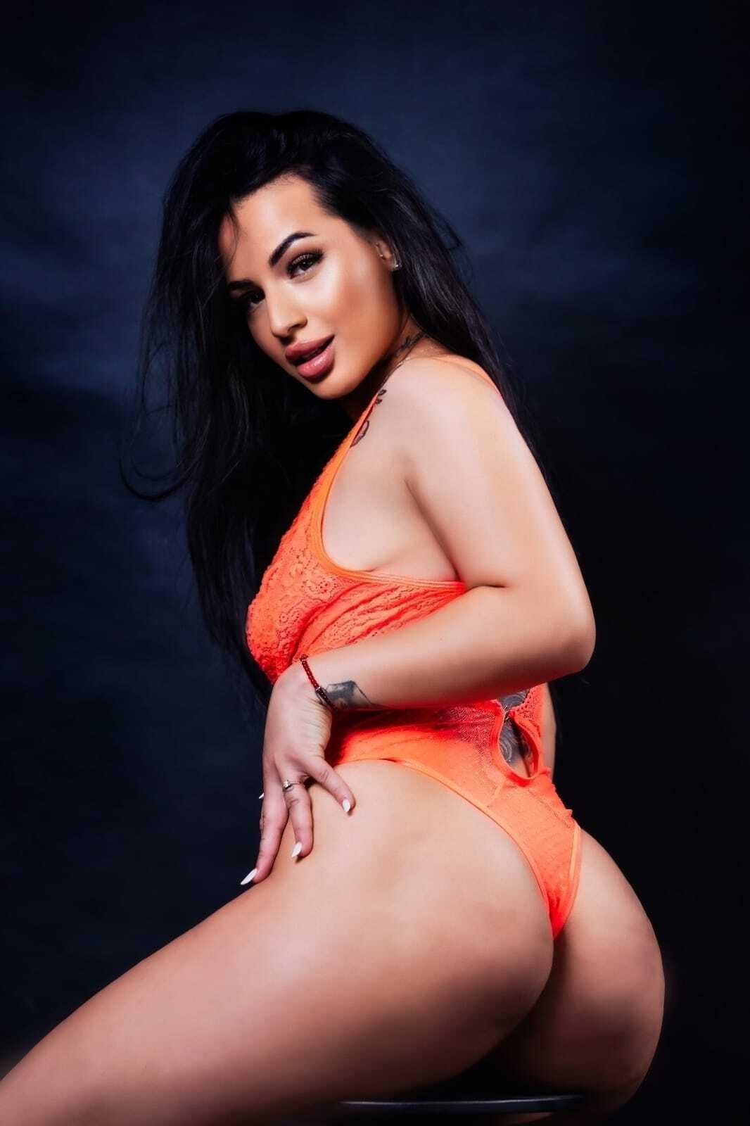 alessianavarro from Jerkmate