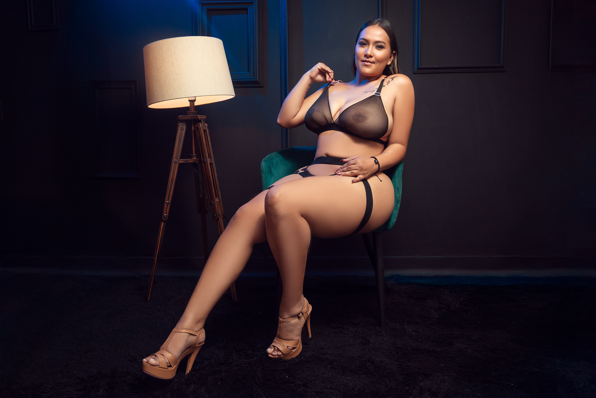 Mia_Laurent
