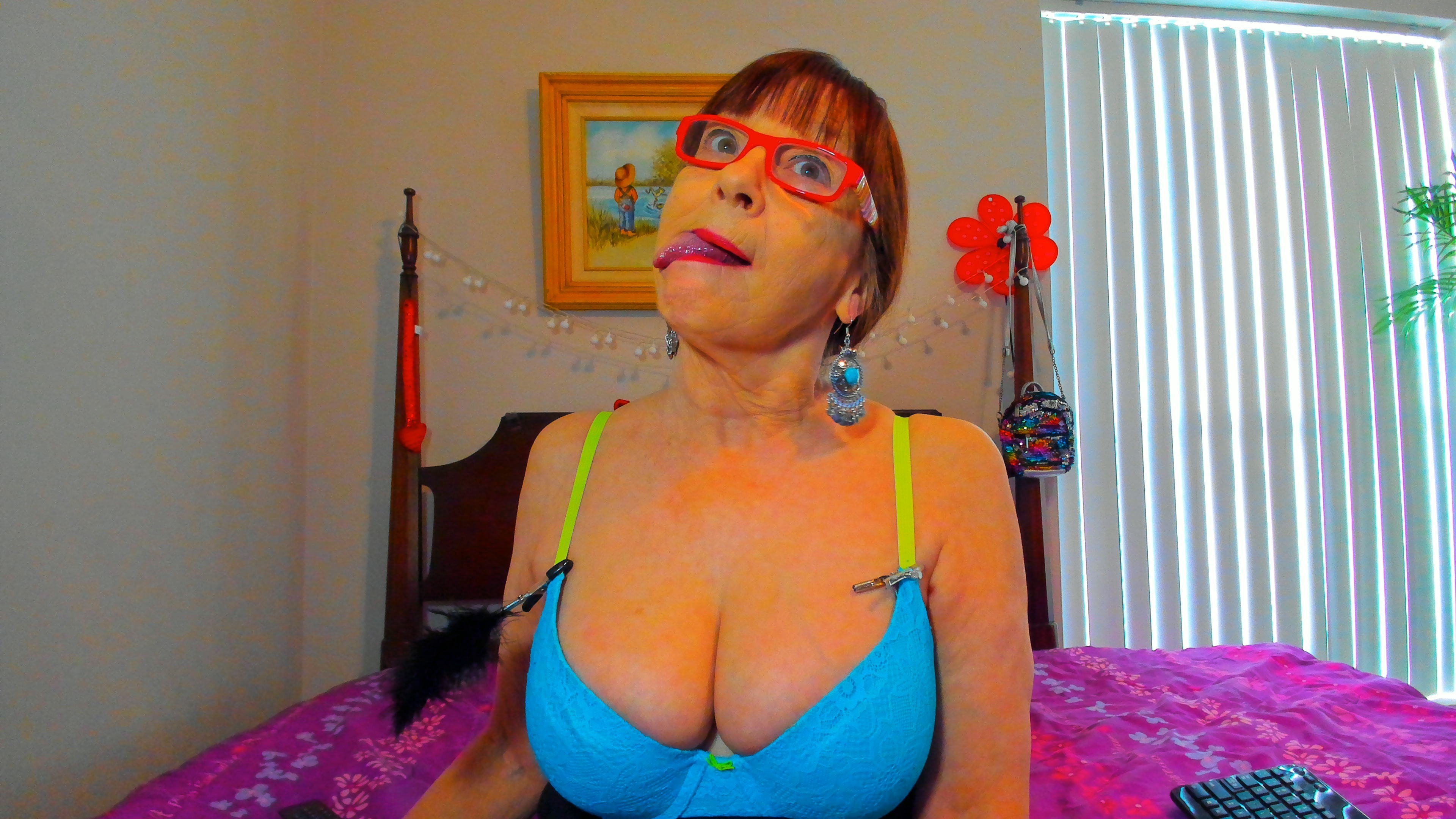 cindy22sucknow from Jerkmate