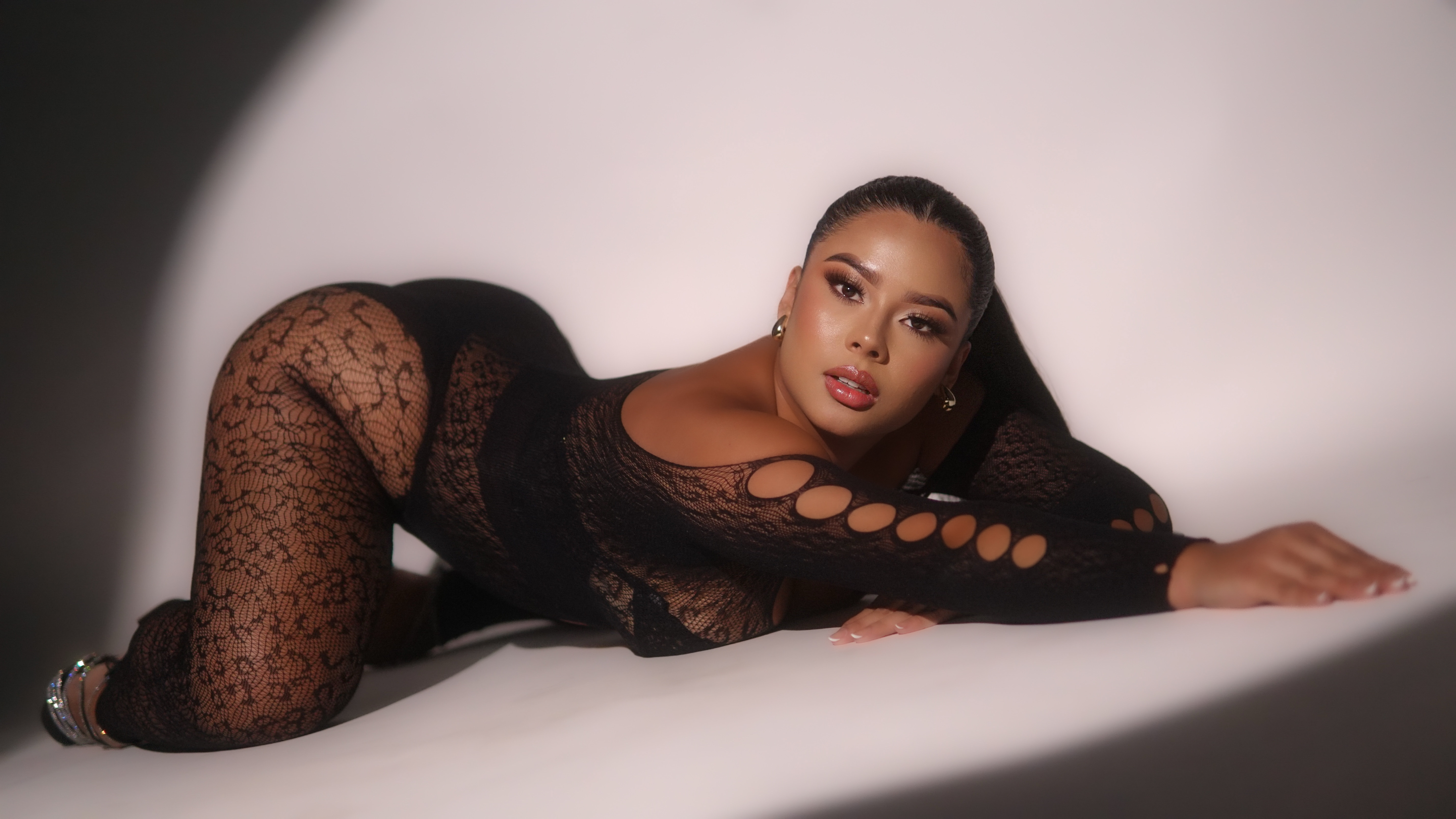 manuela_thomson from Jerkmate