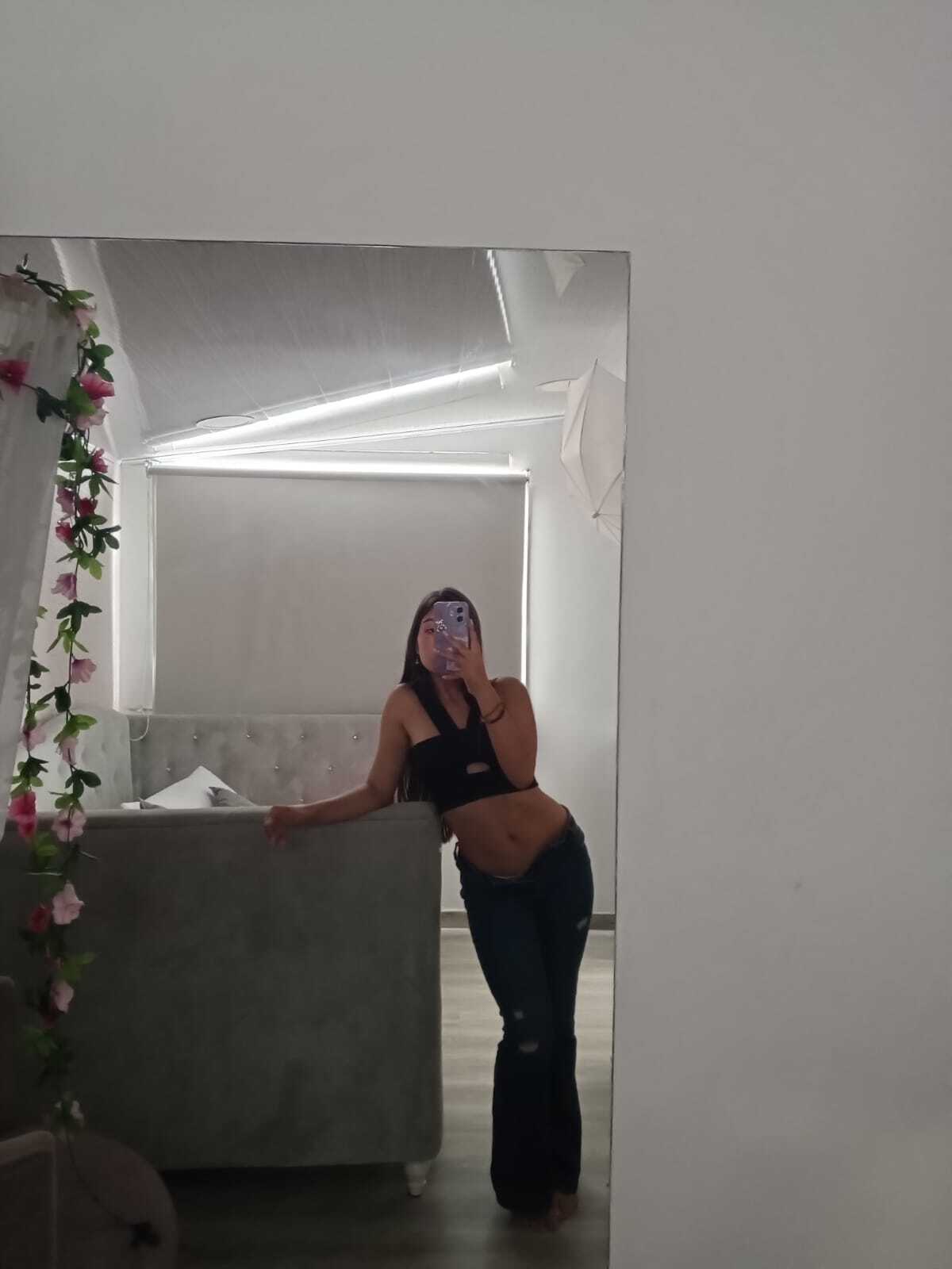 soffy_18 from Jerkmate