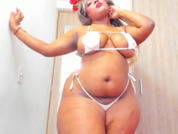 chloelarah pic