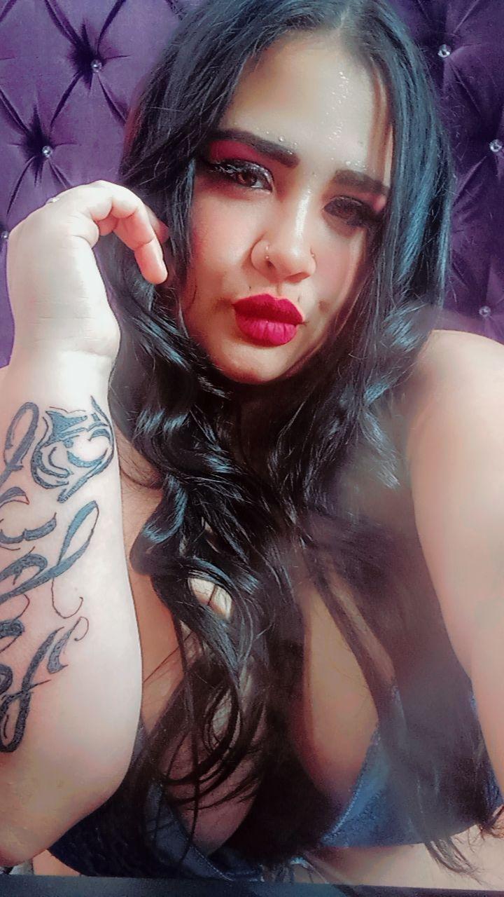 nahomyboobs