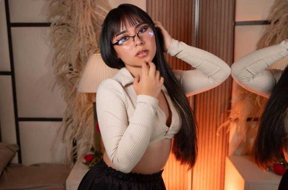 miissmegann from Jerkmate