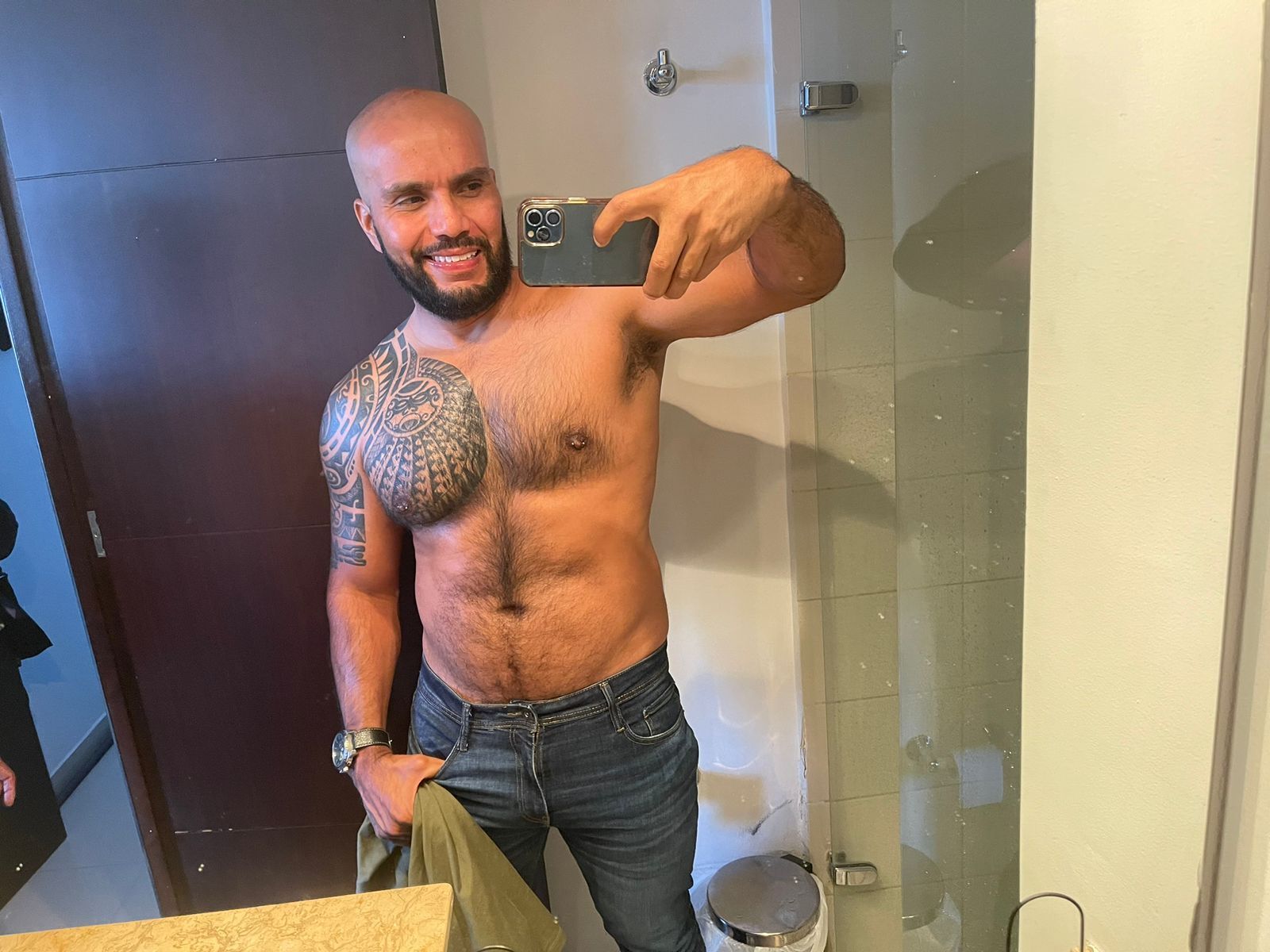 akileshotxu from Jerkmate