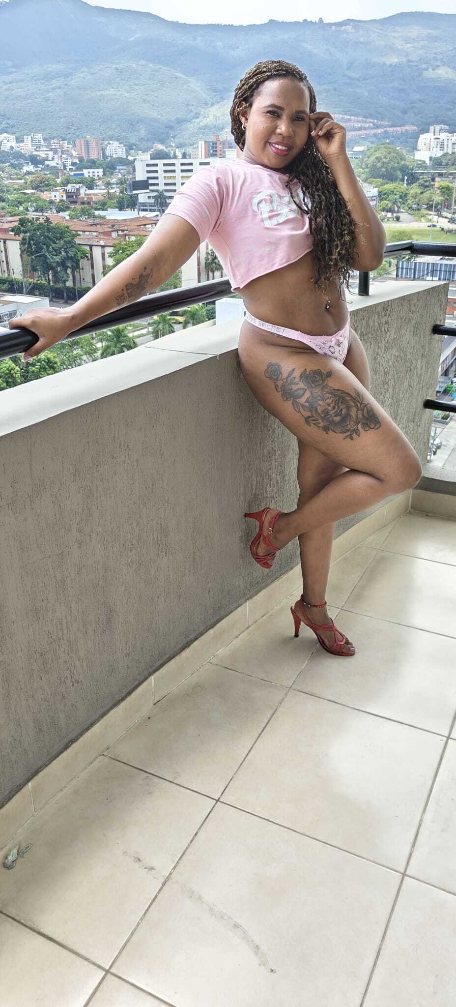 ariellabugatti from Jerkmate