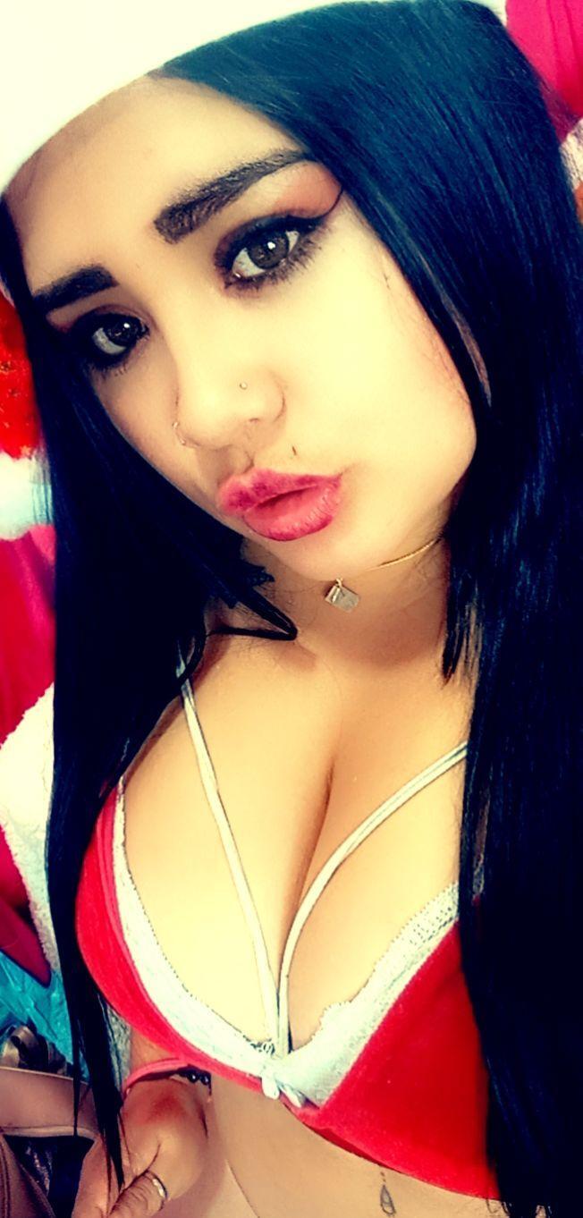 nahomyboobs