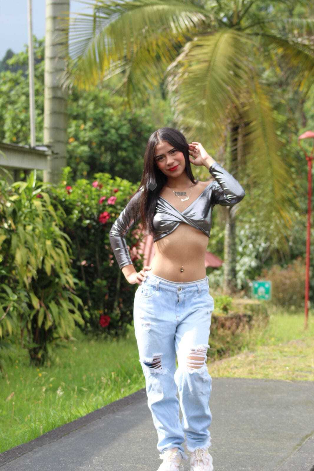 SaarahLarsson picture 4