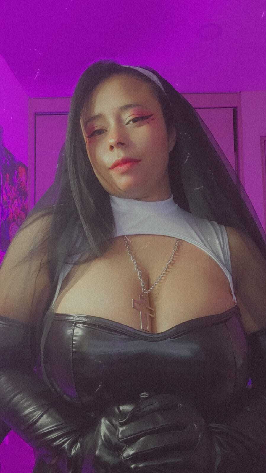 emma_chan19 from Jerkmate