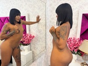 layladecket pic