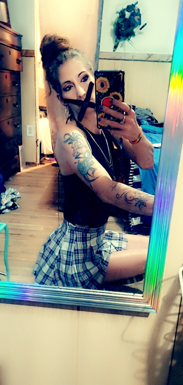 luciacrywolf from Jerkmate