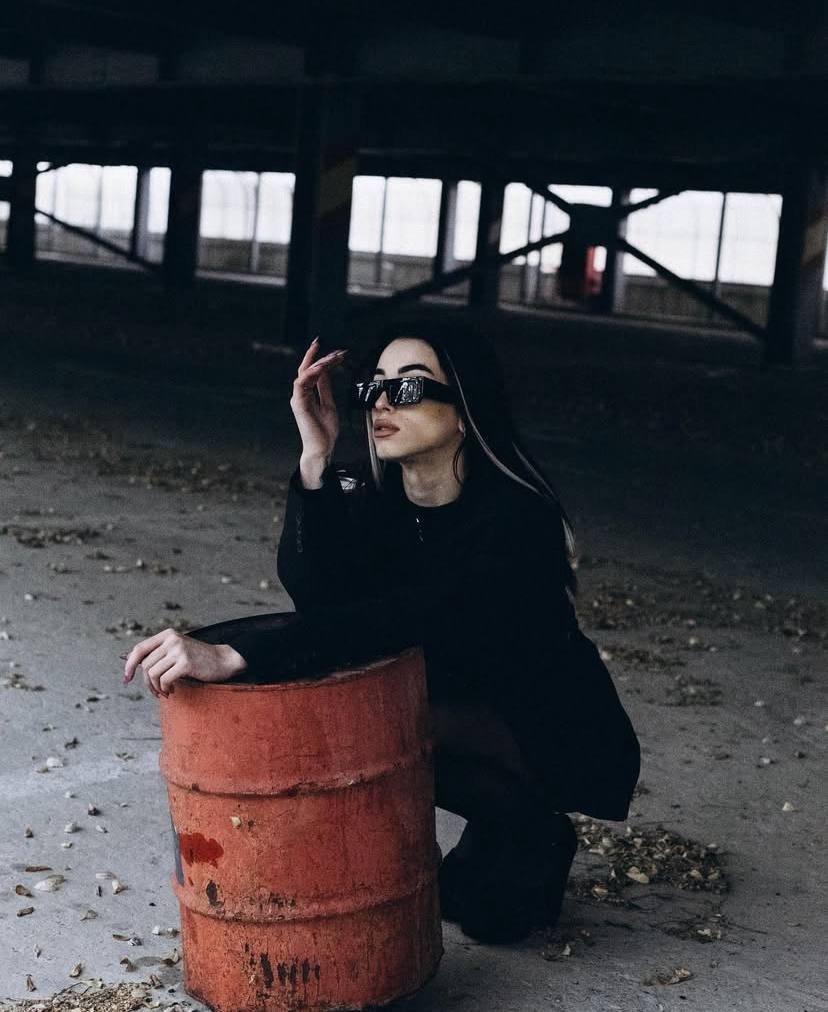 evamelnik from Jerkmate