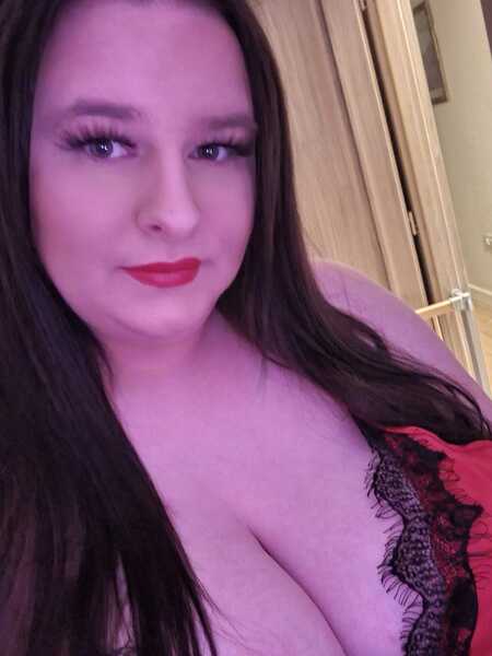 Curvaceouscarla48