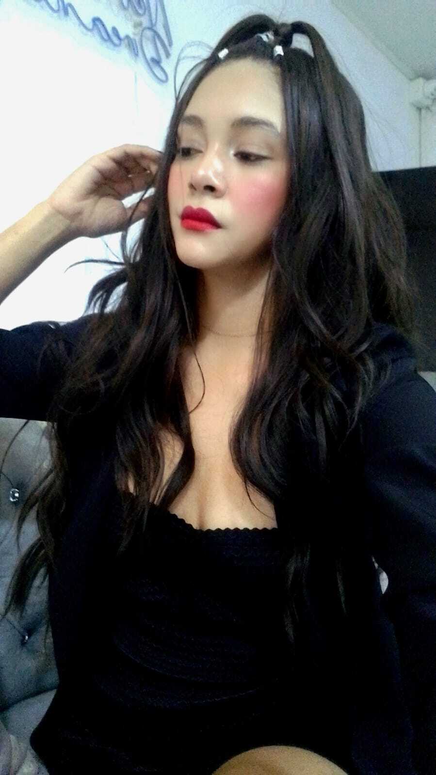 roxxanavelmont19 from Jerkmate