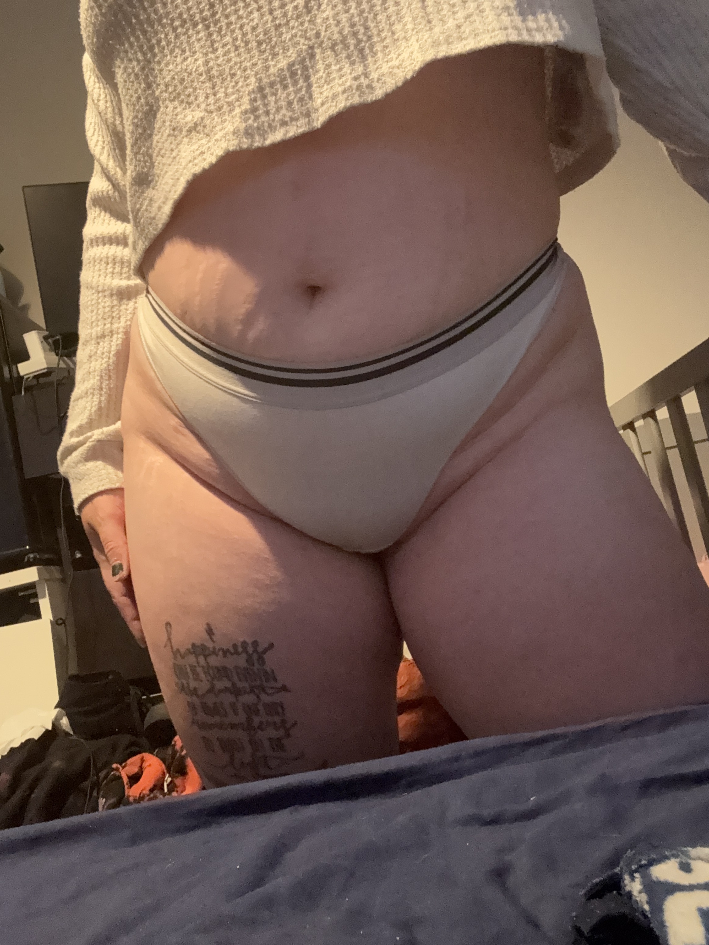 curvyblux from Jerkmate