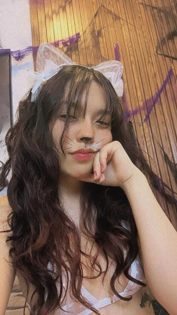 elliecute19 from Jerkmate