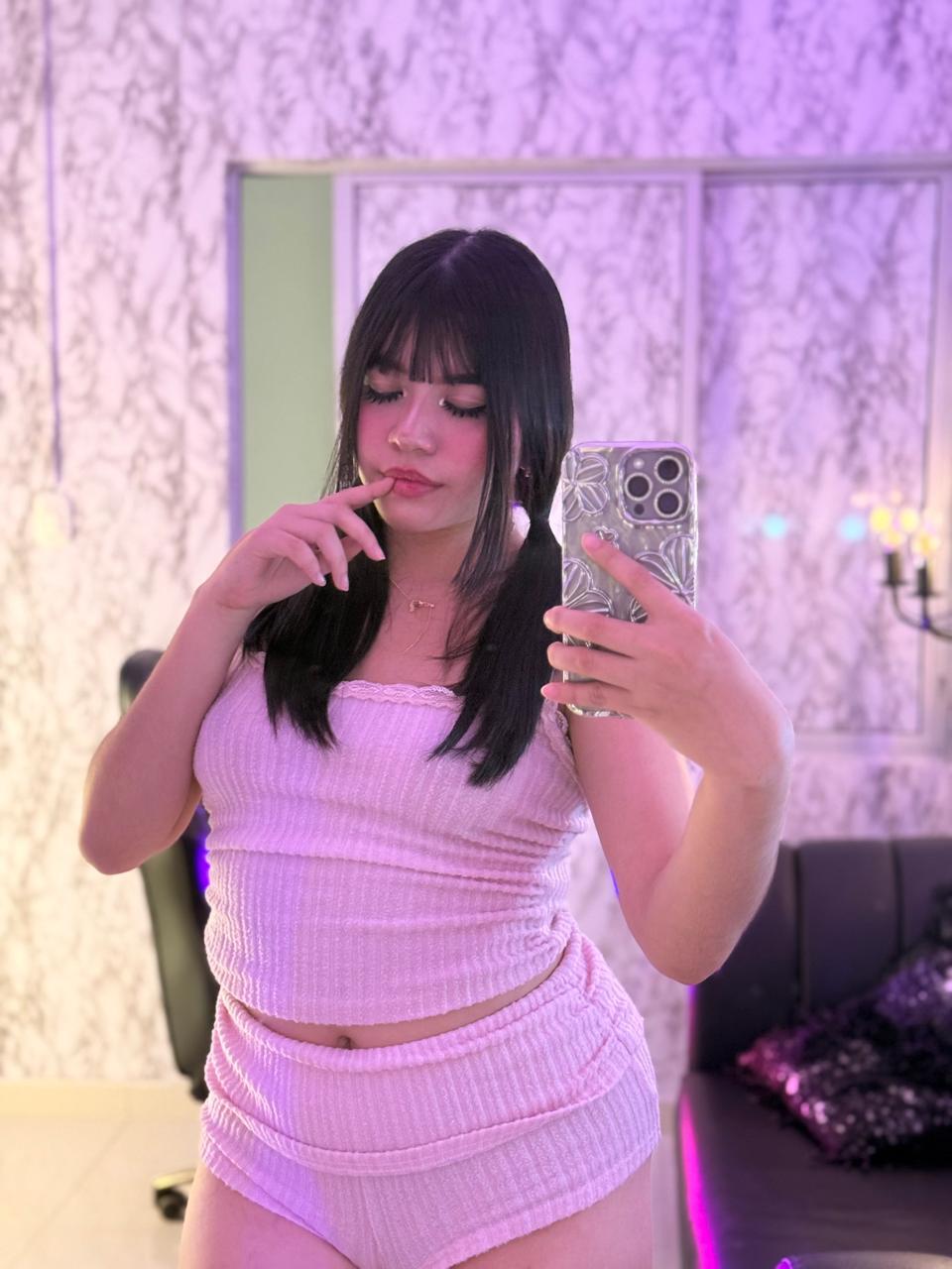 emilyy_cute from Jerkmate