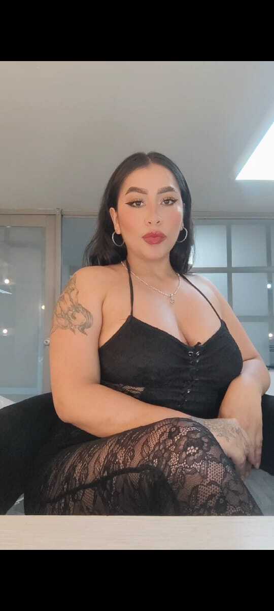 carolinaarias from Jerkmate