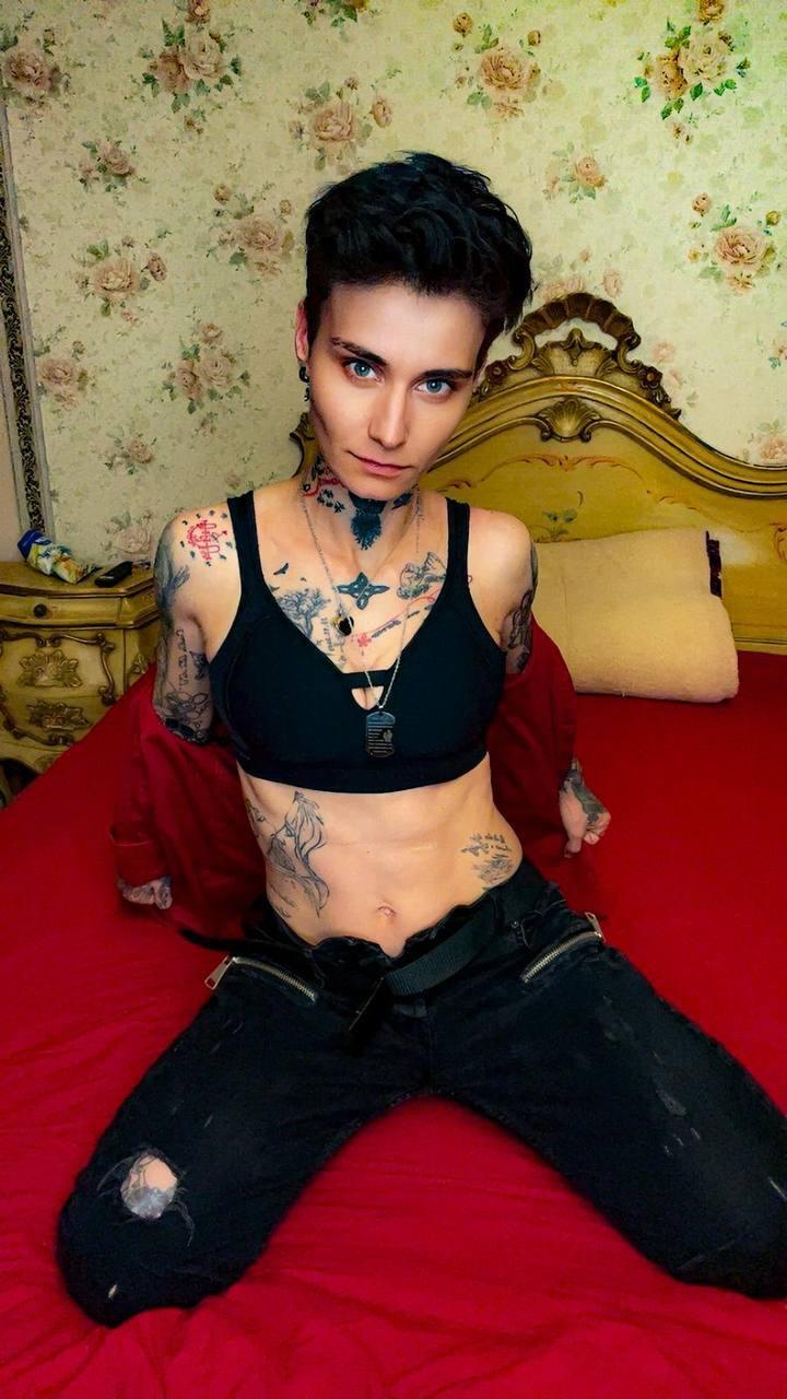 kennyandsellena from Jerkmate