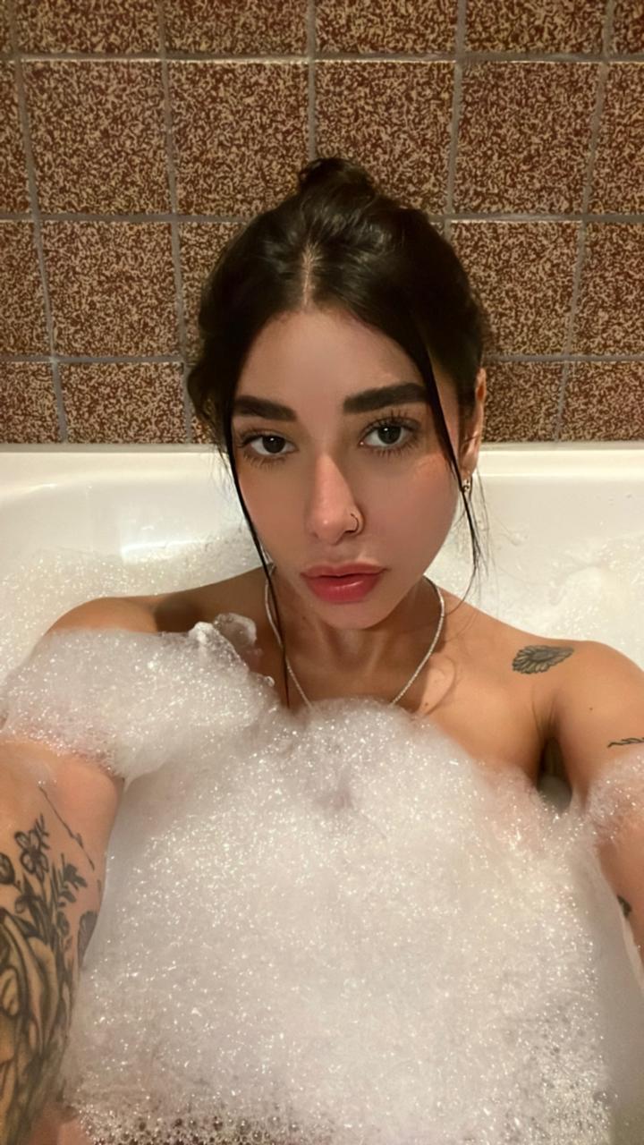 saraluna888 from Jerkmate