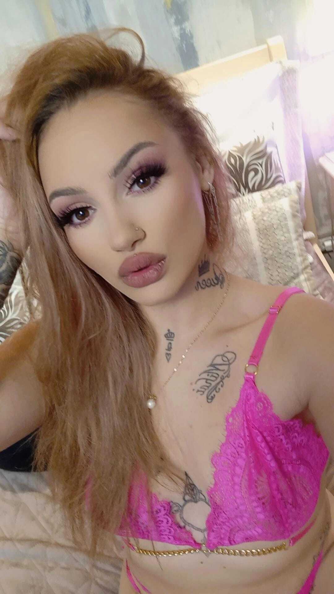 laurelsinn from Jerkmate