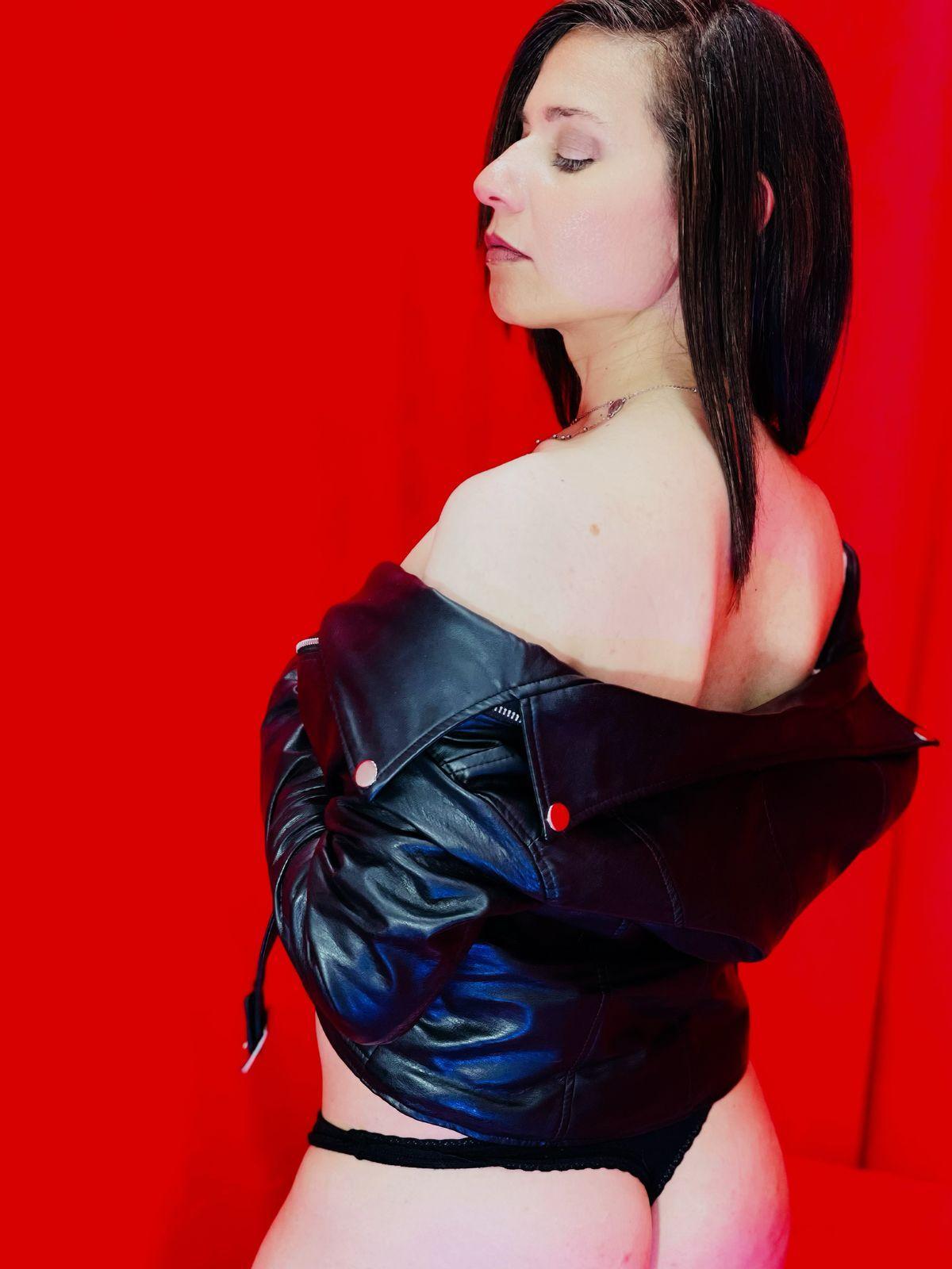kylie_bloom from Jerkmate