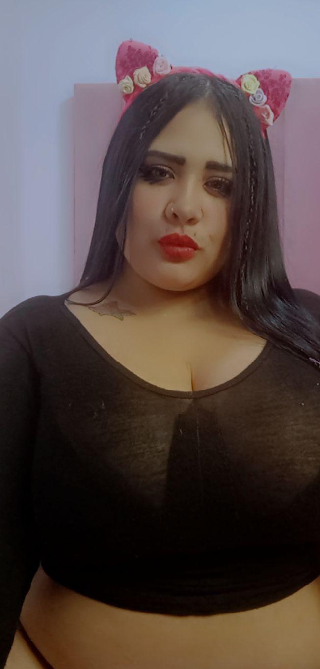nahomyboobs