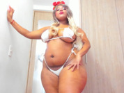 chloelarah pic