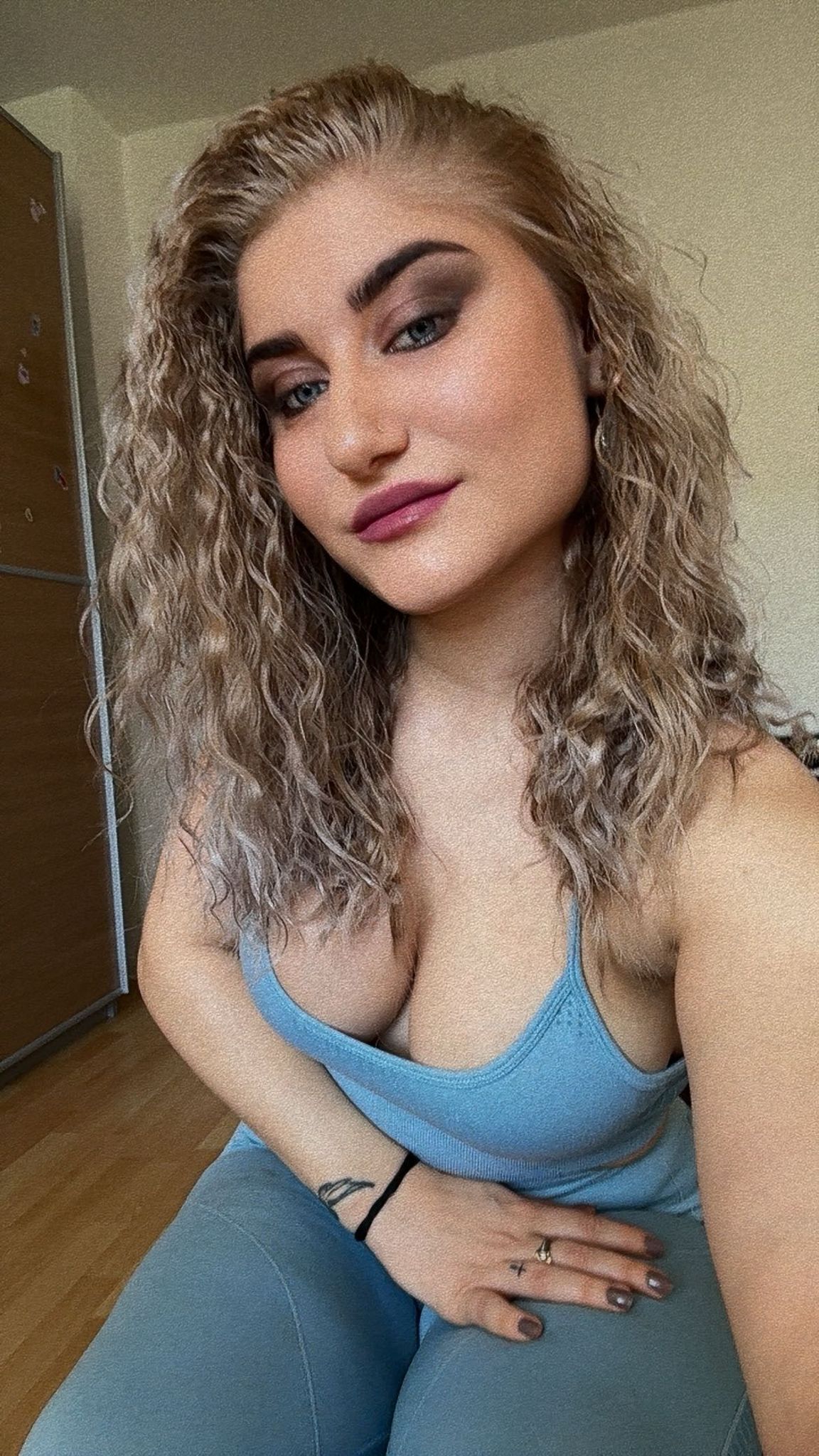 kassiye from Jerkmate