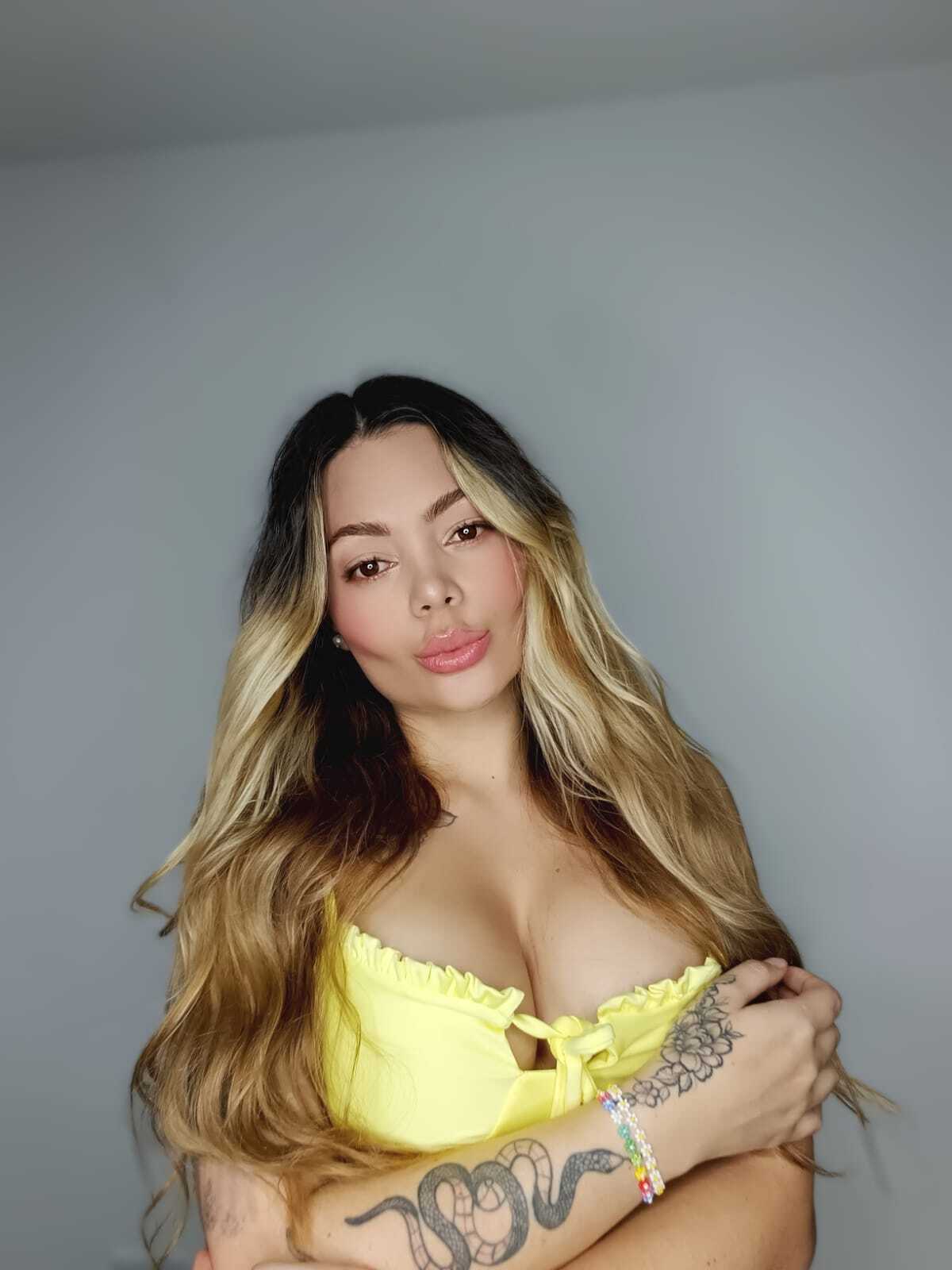 isabellasaennz from Jerkmate