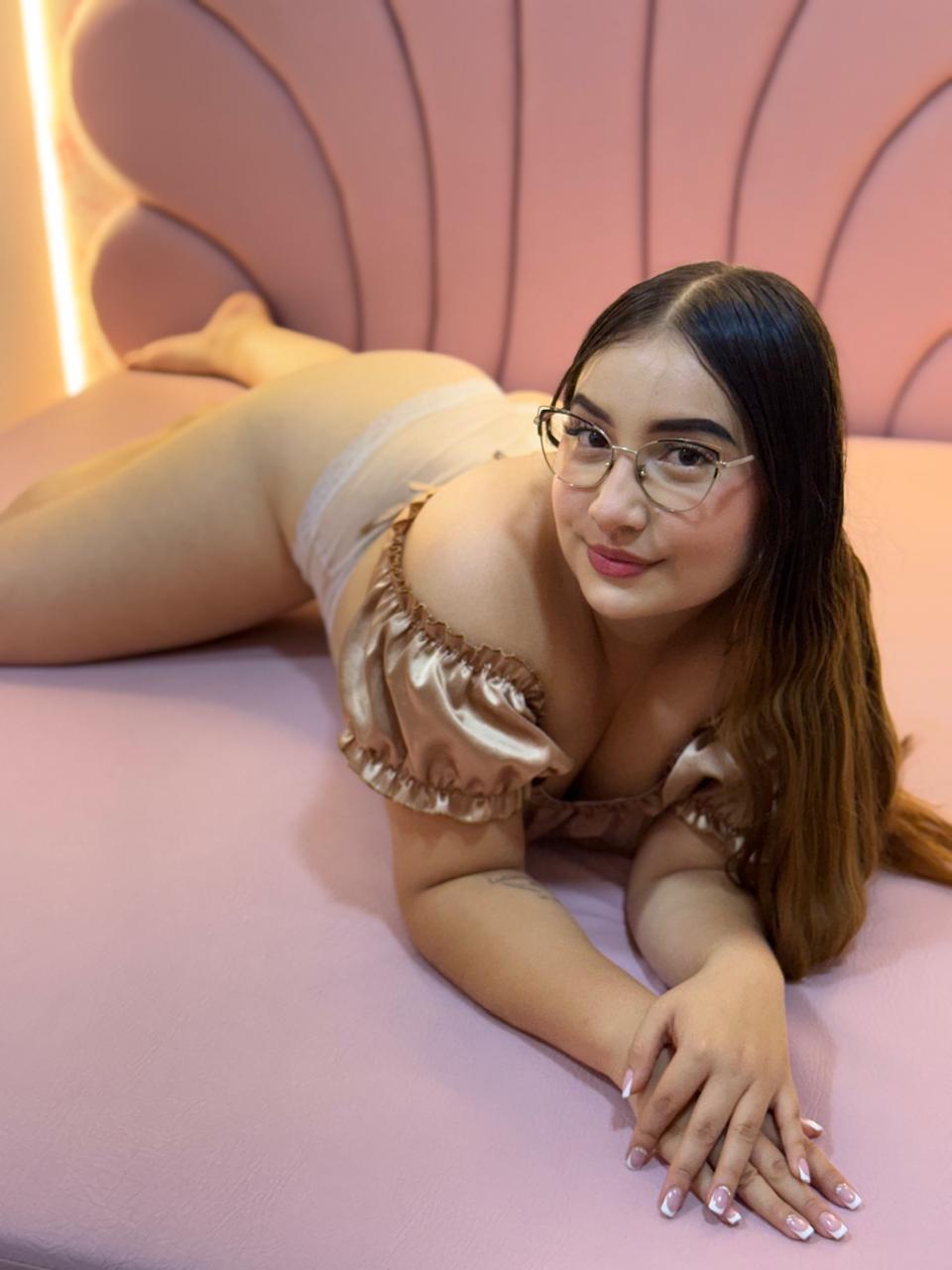 mia_cuttee from Jerkmate