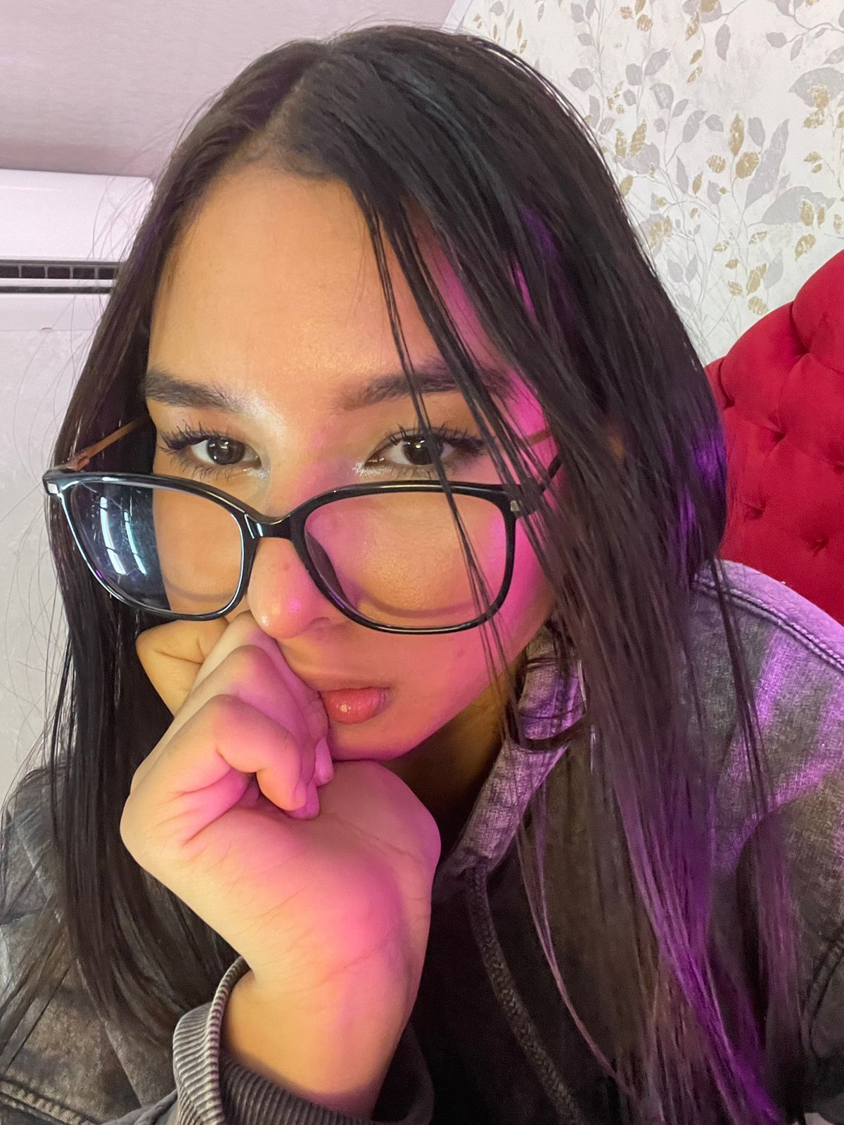 luciaoregon from Jerkmate