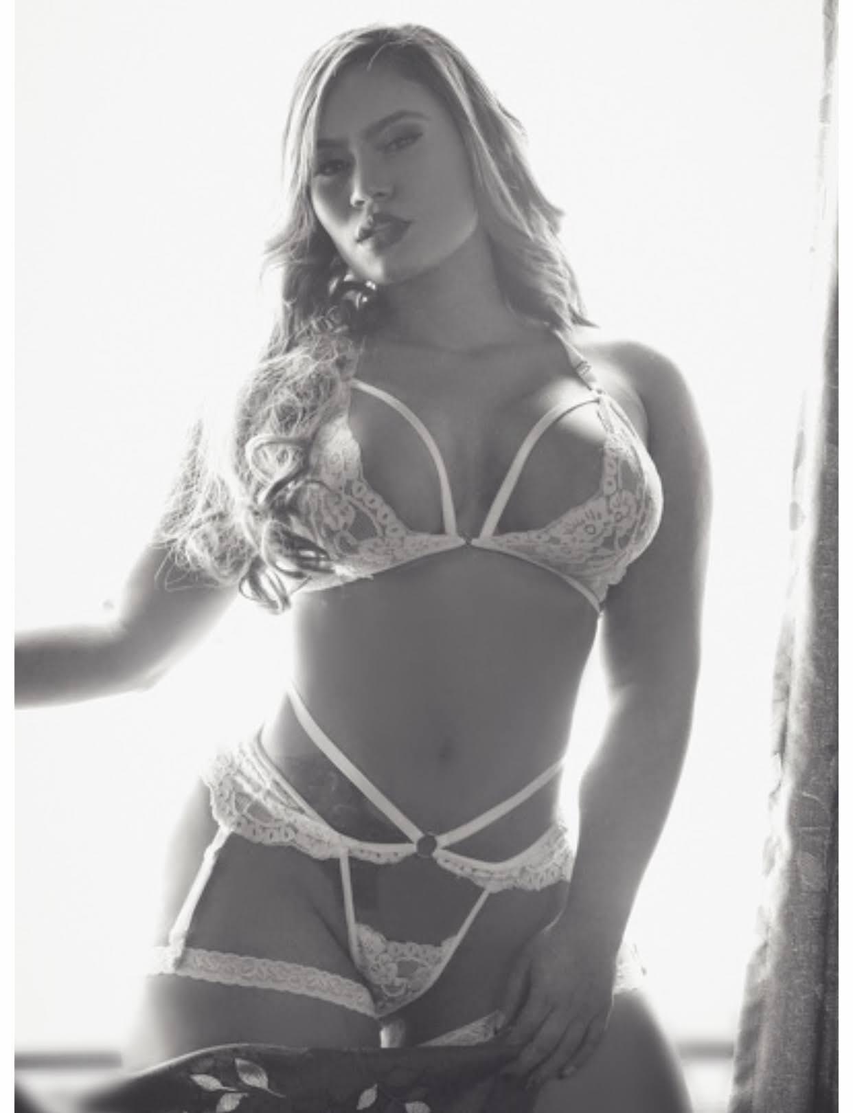curvyfoxxy from Jerkmate