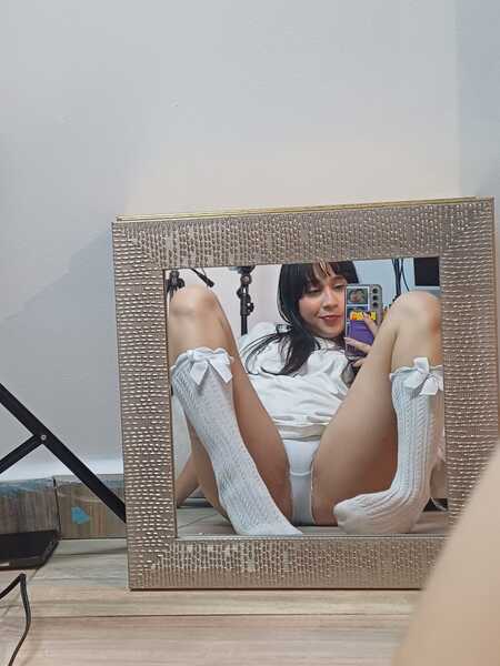 lizzycute90 from Jerkmate